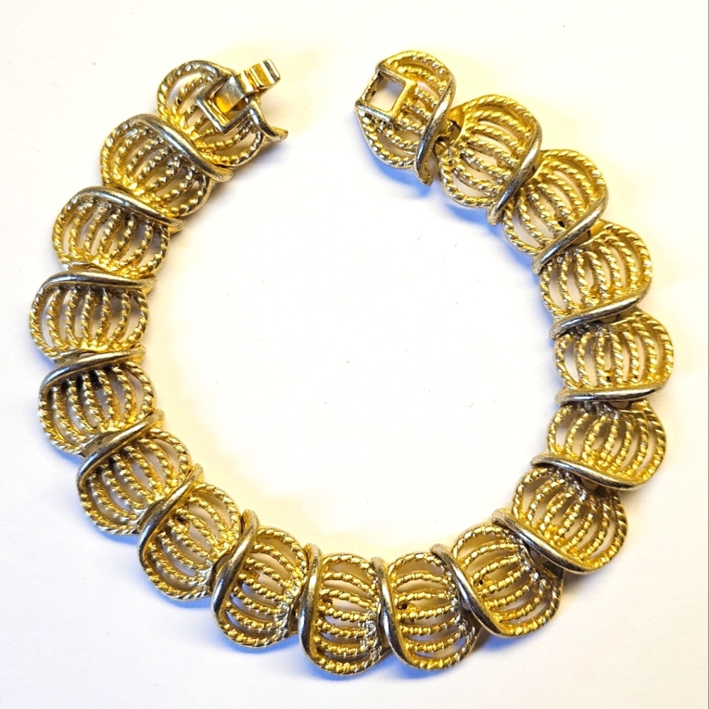 Vintage Gold Tone Bracelet